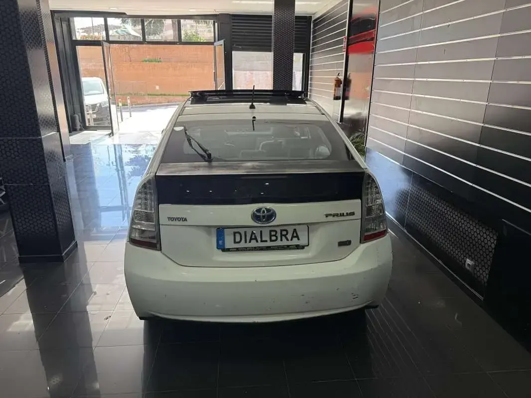 Usado Toyota Prius Advance 136 CV (100 kW) 2010 Blanco Utilitario