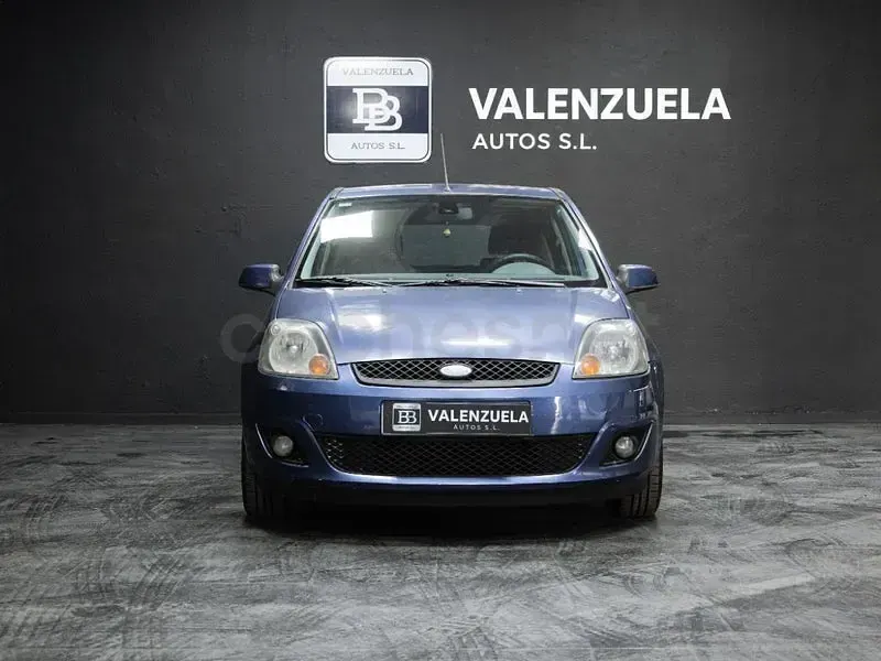 Usado Ford Fiesta Ambiente 68 CV (50 kW) 2006 Azul Utilitario