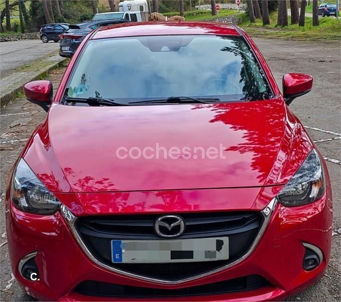 Usado Mazda 2 90 HP (66 kW) 2018 Vermelho Sedan