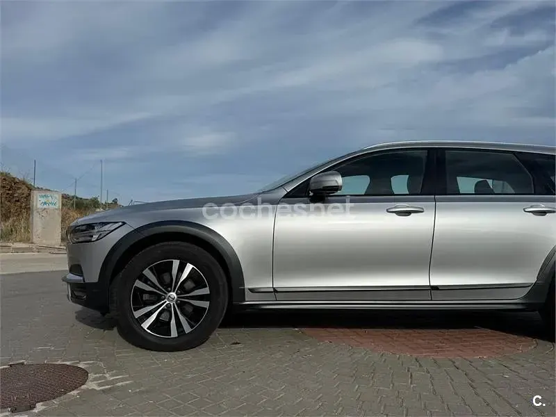 Usado Volvo V90 CC 190 CV (139 kW) 2020 Gris / plata Familiar