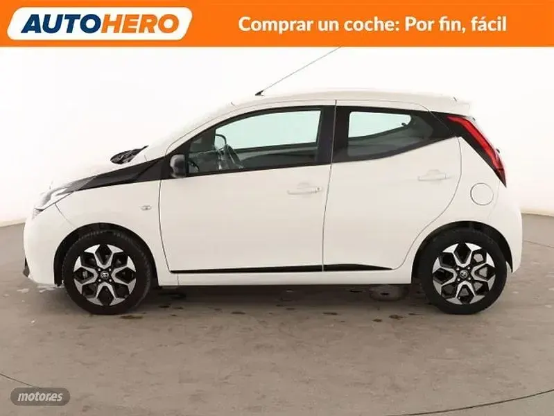 Usado Toyota Aygo X-play 72 CV (52 kW) 2019 Blanco Utilitario