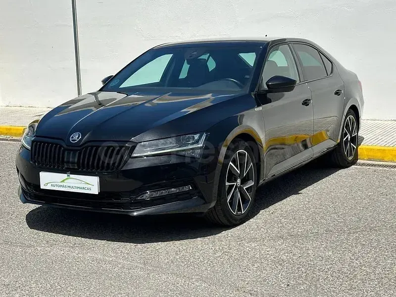 Usado Skoda Superb SportLine 150 CV (110 kW) 2023 Negro Berlina