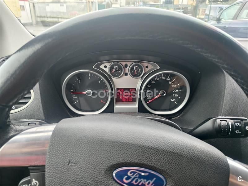 Usado Ford Focus Trend 109 CV (80 kW) 2010 Azul Berlina
