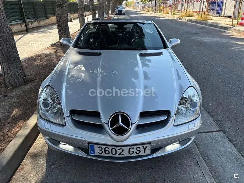 Usado Mercedes SLK200 163 CV (119 kW) 2004 Gris / plata Descapotable