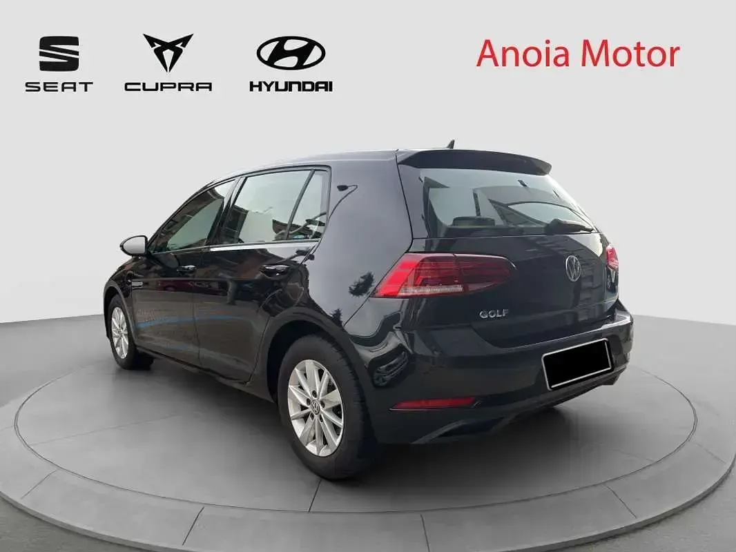 Usado VW Golf VII 116 CV (85 kW) 2020 Negro Utilitario