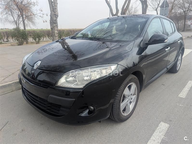 Usado Renault Mégane Dynamique 130 CV (95 kW) 2011 Negro Berlina