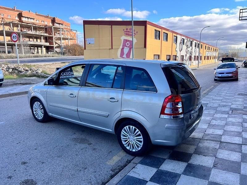 Usado Opel Zafira Enjoy Plus 110 CV (80 kW) 2011 Gris / plata Monovolumen