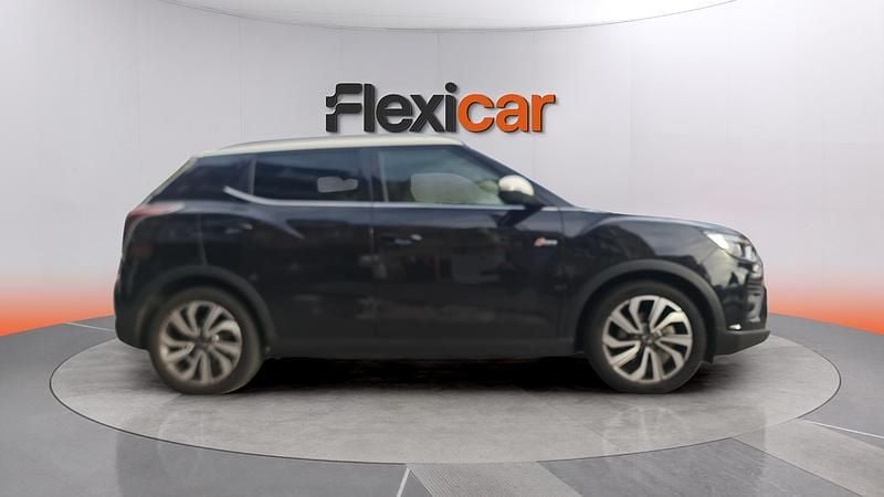 Usado Ssangyong (KGM) Tivoli Limited 163 CV (119 kW) 2023 Negro SUV