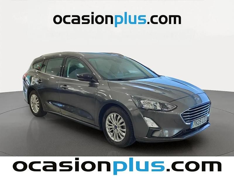 Begagnad Ford Focus Titanium 150 HK (110 kW) 2019 Grå Kombi