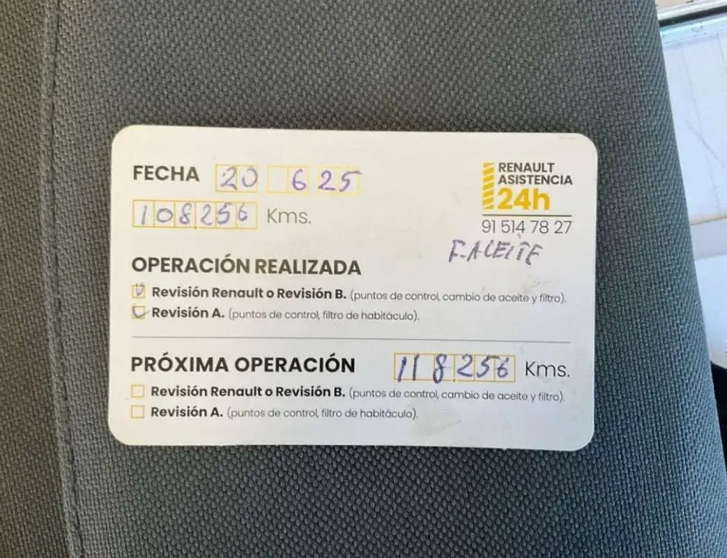 Usado Renault Twingo Privilege 75 CV (55 kW) 2008 Beige Utilitario