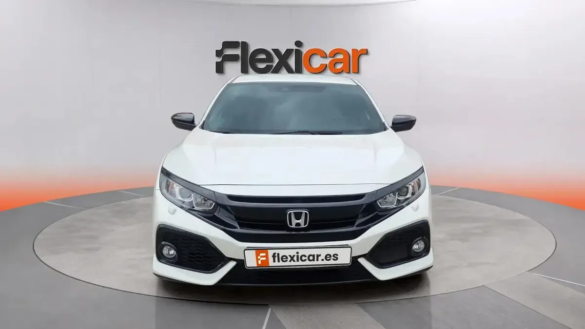 Usado Honda Civic Comfort 129 CV (94 kW) 2018 Blanco Berlina