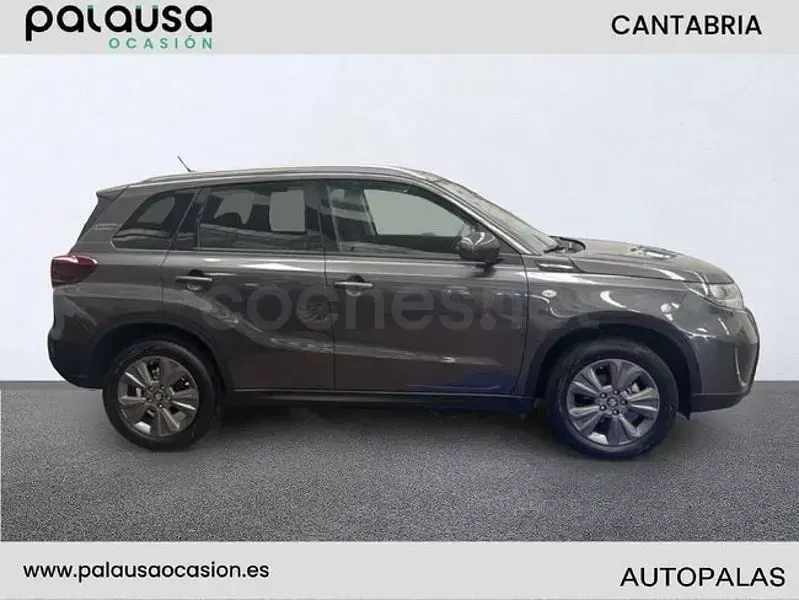 Usado Suzuki Vitara 110 CV (80 kW) 2025 Gris / plata SUV