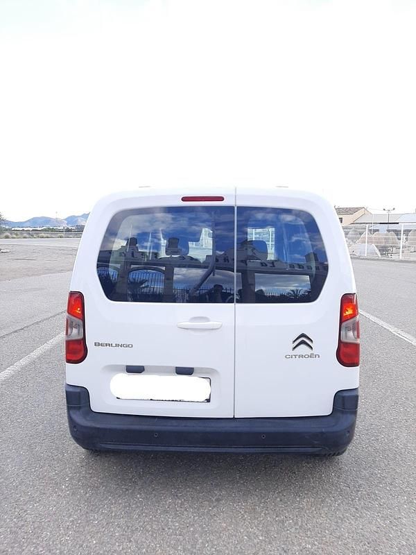 Usado Citroën Berlingo Feel 100 CV (73 kW) 2020 Blanco Monovolumen