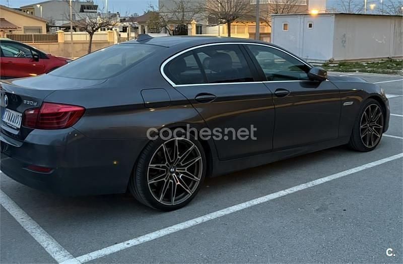 Usado BMW 530 Comfort Edition 258 CV (189 kW) 2015 Gris / plata Berlina