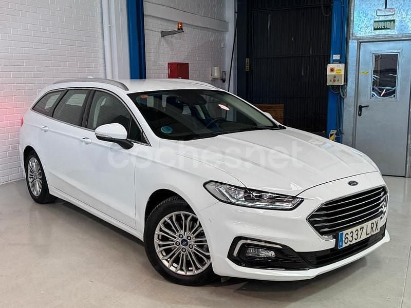 Usado Ford Mondeo Titanium 187 CV (137 kW) 2021 Blanco Familiar