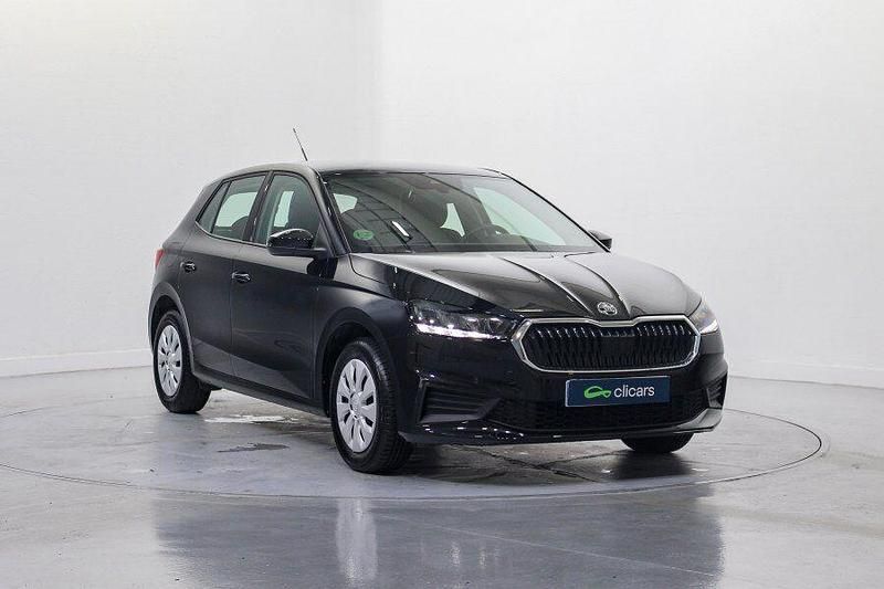 Usado Skoda Fabia Active 80 CV (58 kW) 2022 Blanco Berlina