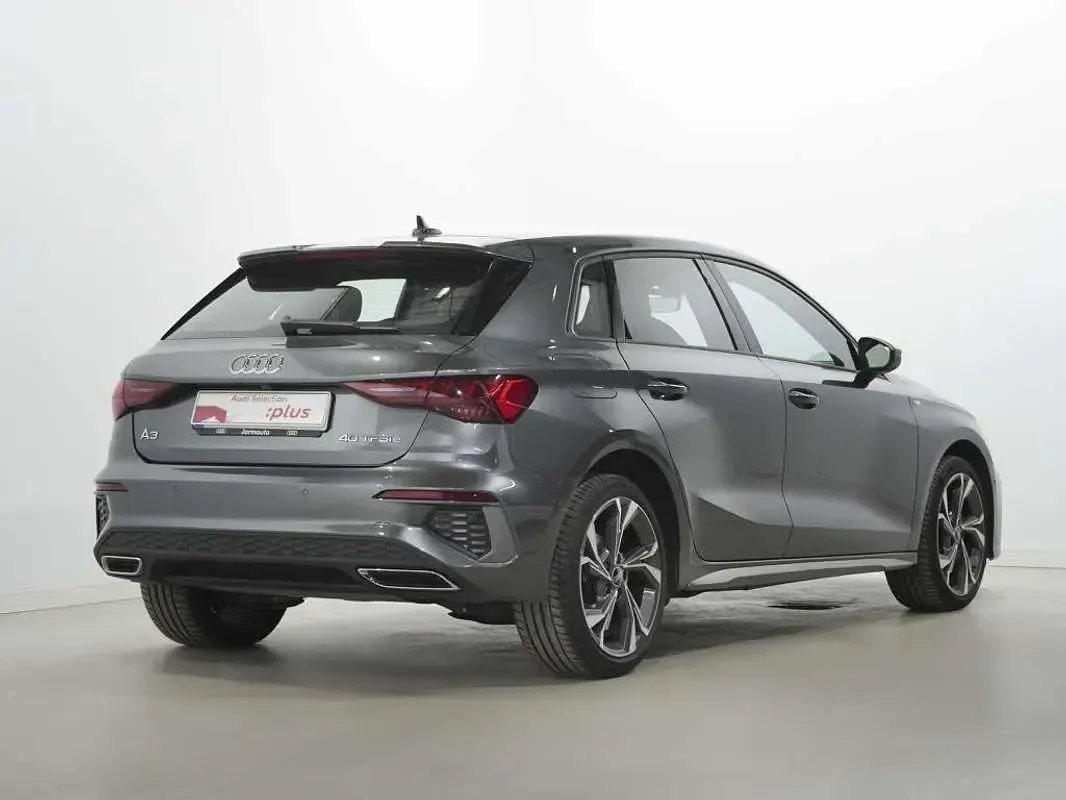 Usado Audi A3 Sportback e-tron 204 CV (150 kW) 2024 Gris Utilitario