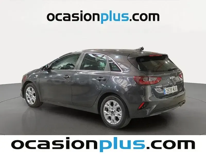 Usado Kia Ceed 136 CV (100 kW) 2023 Gris / plata Utilitario
