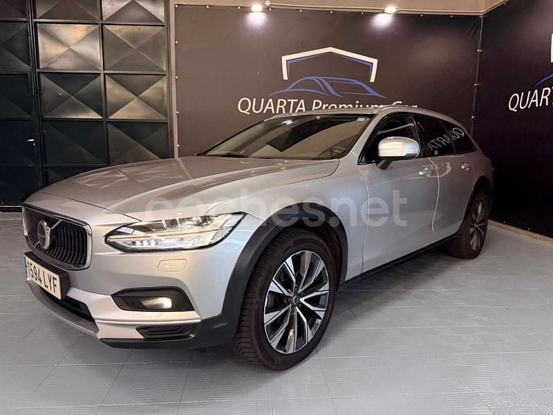 Gris / plata Usado 2022 Volvo V90 CC Ultimate Familiar | 29.999 € (Precio justo) - Imagen 1/4