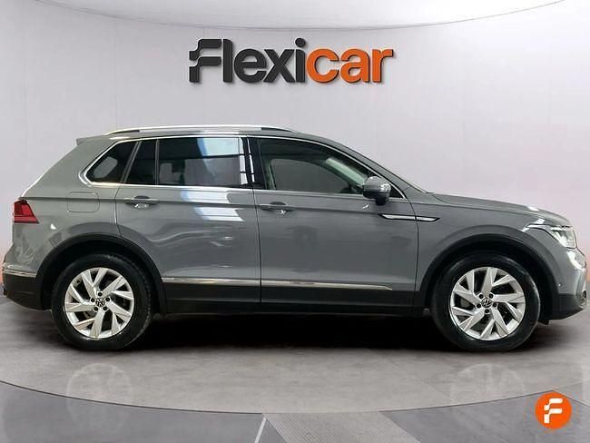 Usado VW Tiguan Life 150 CV (110 kW) 2021 Gris SUV
