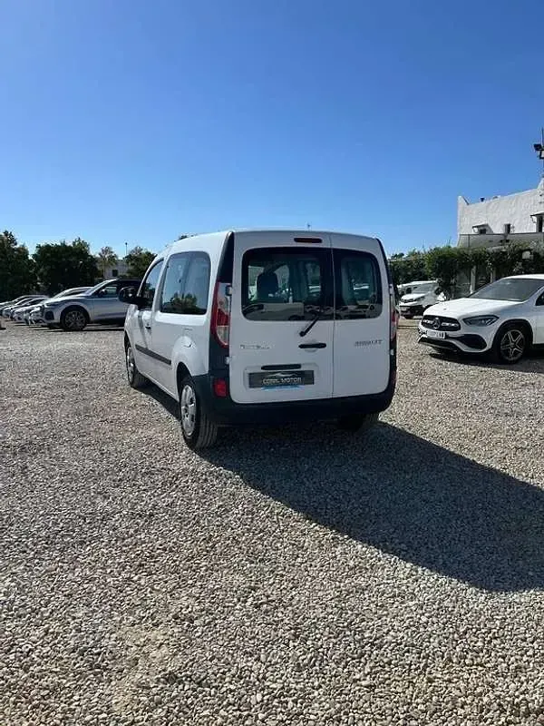 Usado Renault Kangoo 95 CV (69 kW) 2021 Blanco Berlina