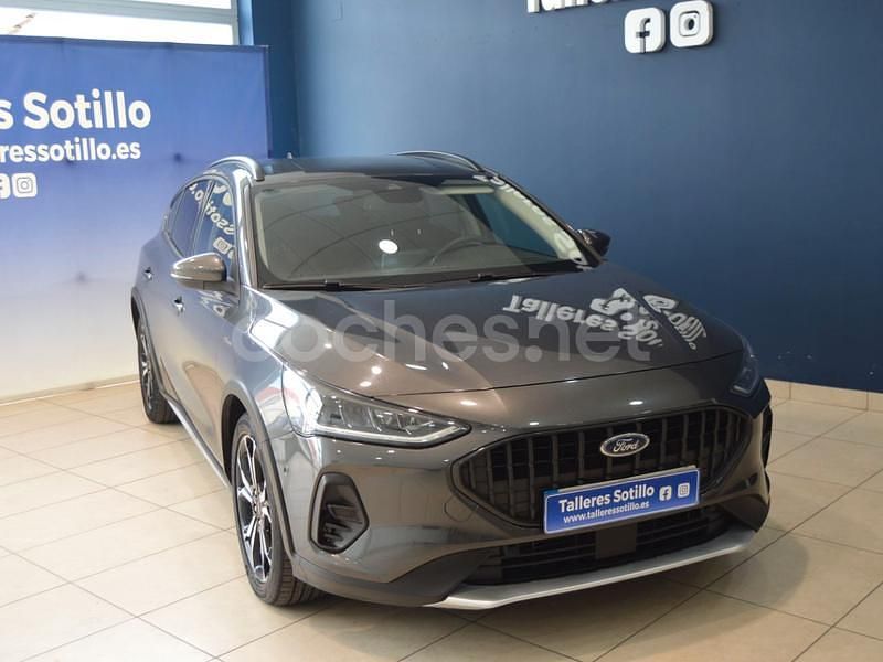Gris / plata Usado 2022 Ford Focus Active Berlina | 18.990 € (Precio justo) - Imagen 1/4
