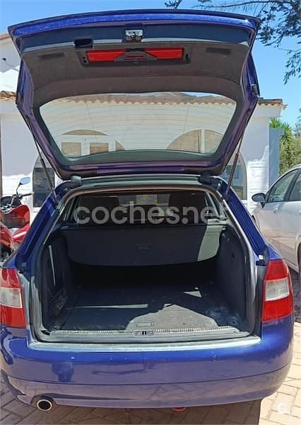 Azul Usado 2001 Audi A4 Familiar | 2350 € (Precio justo) - Imagen 1/4