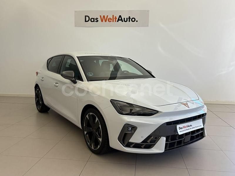 Blanco Usado 2024 Cupra Leon Berlina | 27.900 € (Precio justo) - Imagen 1/4
