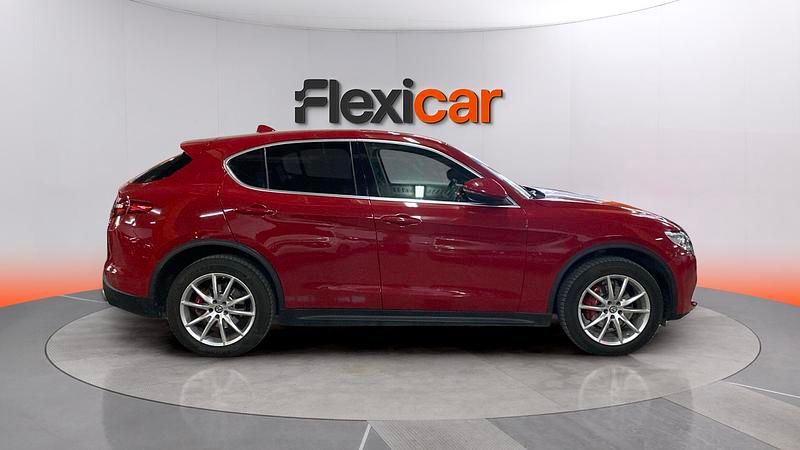 Usado Alfa Romeo Stelvio Executive 280 CV (205 kW) 2017 Rojo SUV