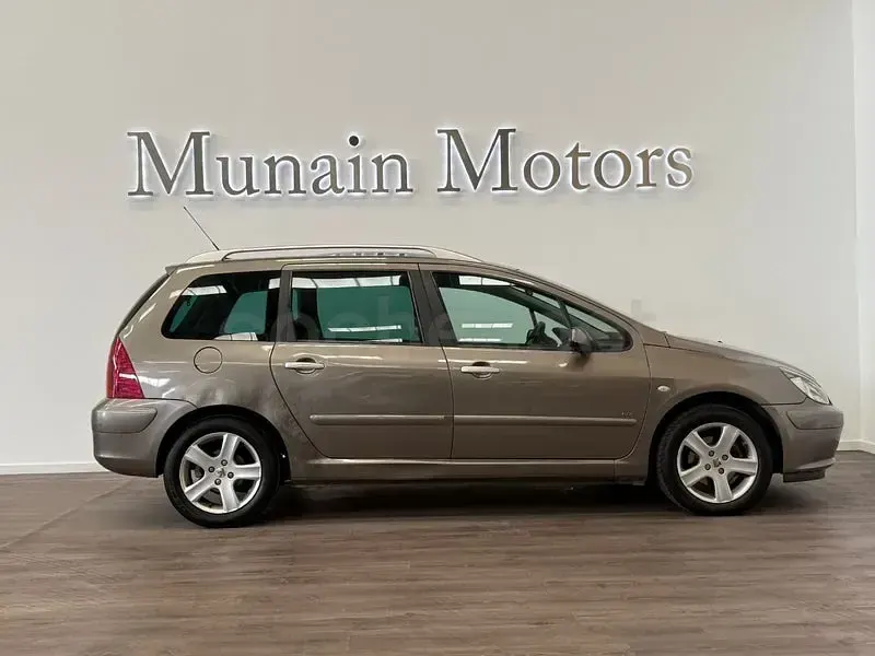 Usado Peugeot 307 110 CV (80 kW) 2005 Beige Familiar
