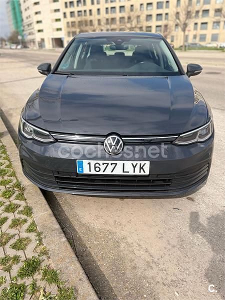 Usado VW Golf VIII 115 CV (84 kW) 2022 Gris / plata Berlina
