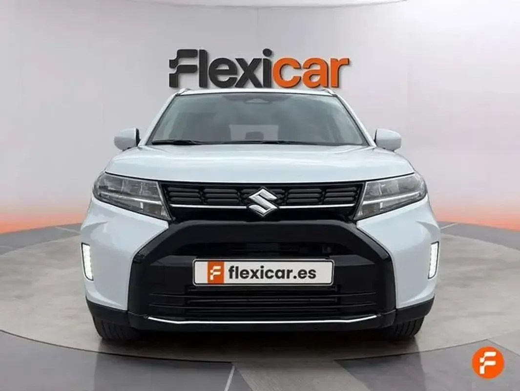 Usado Suzuki Vitara 110 CV (80 kW) 2025 Blanco SUV