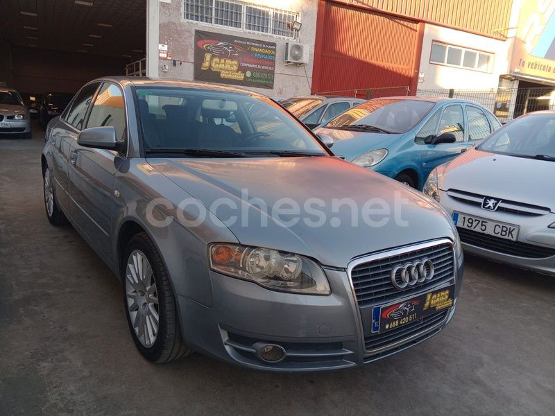 Usado Audi A4 140 CV (102 kW) 2007 Gris / plata Berlina