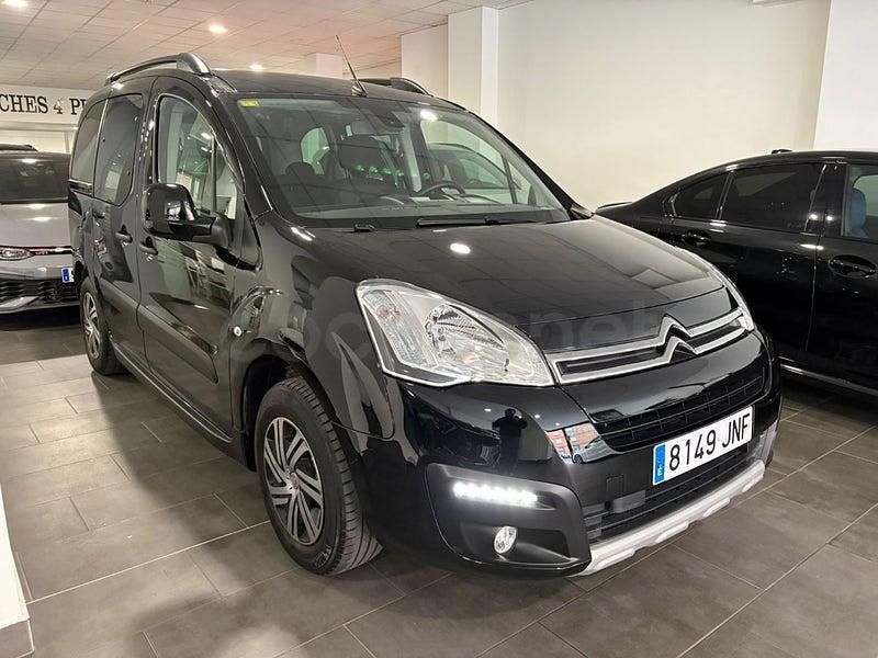 Usado Citroën Berlingo Feel 100 CV (73 kW) 2016 Negro Monovolumen