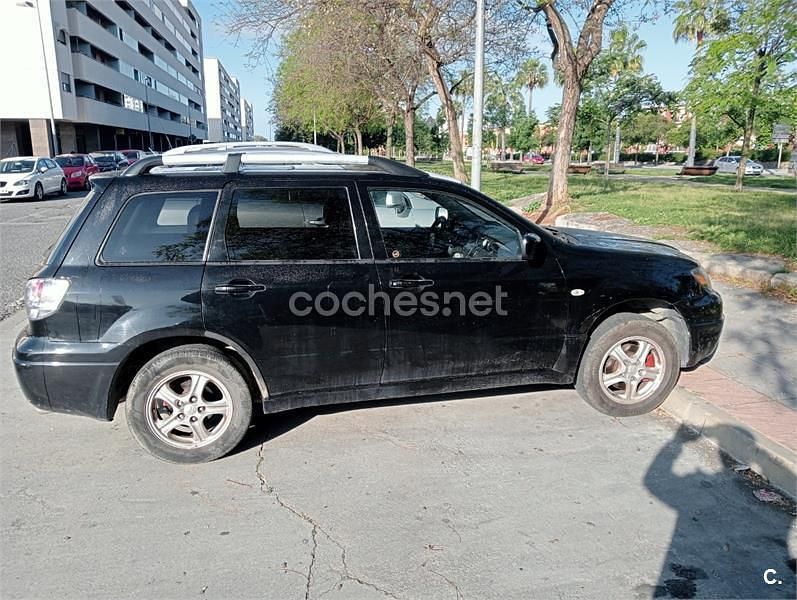 Usado Mitsubishi Outlander 136 CV (100 kW) 2003 Negro SUV