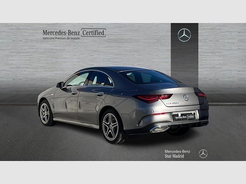 Usado Mercedes CLA250e AMG line 218 CV (160 kW) 2025 Gris Berlina