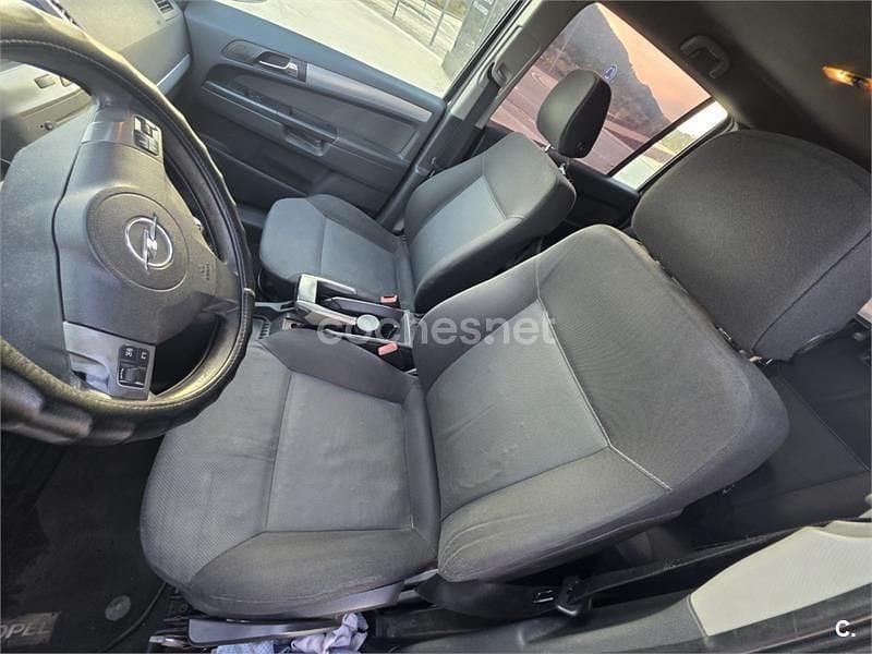 Usado Opel Zafira Enjoy 120 CV (88 kW) 2006 Negro Monovolumen