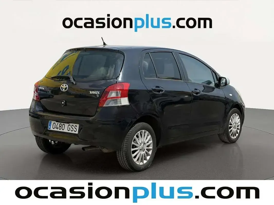 Usado Toyota Yaris 101 CV (74 kW) 2010 Negro Utilitario
