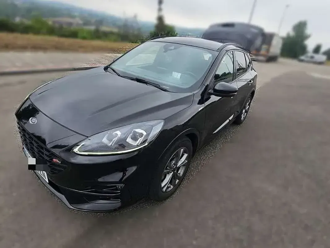 Usado Ford Kuga ST-Line 120 CV (88 kW) 2022 Negro SUV
