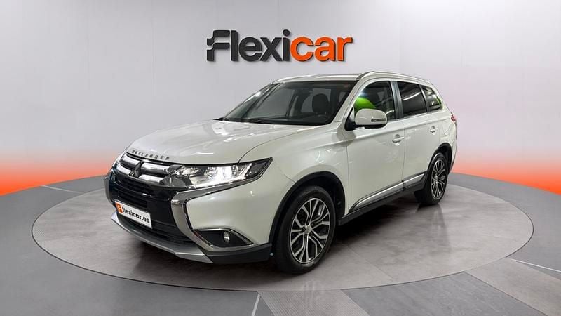 Usado Mitsubishi Outlander P-HEV Motion 224 CV (164 kW) 2021 Blanco SUV