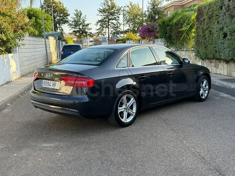 Usado Audi A4 Advanced 143 CV (105 kW) 2013 Negro Berlina