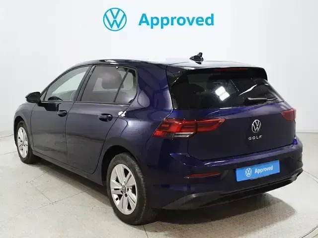 Usado VW Golf VIII Life 110 CV (80 kW) 2021 Azul Utilitario