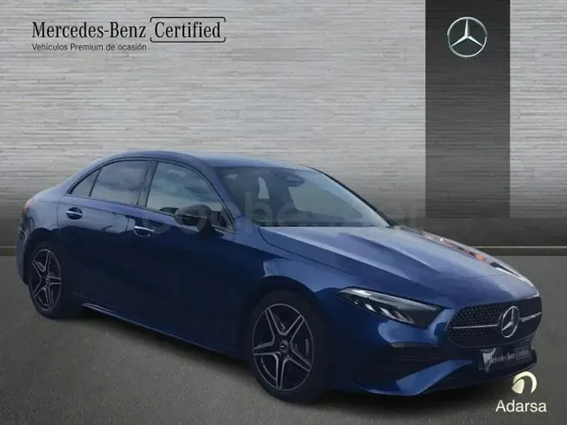 Usado Mercedes A200 150 CV (110 kW) 2025 Azul Berlina
