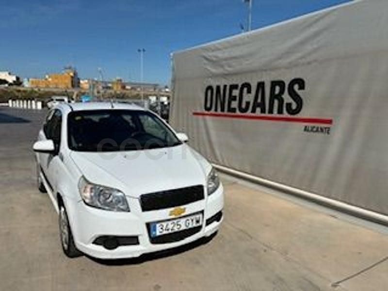 Usado Chevrolet Aveo LS 101 CV (74 kW) 2010 Blanco Berlina