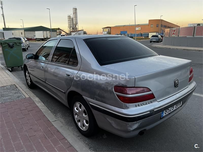 Usado Peugeot 406 138 CV (101 kW) 2002 Gris / plata Berlina