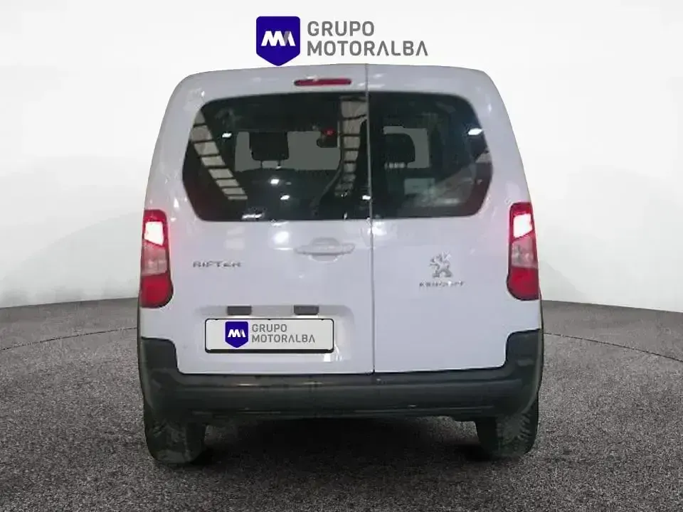 Usado Peugeot Rifter Business-Line 100 CV (73 kW) 2023 Blanco Monovolumen