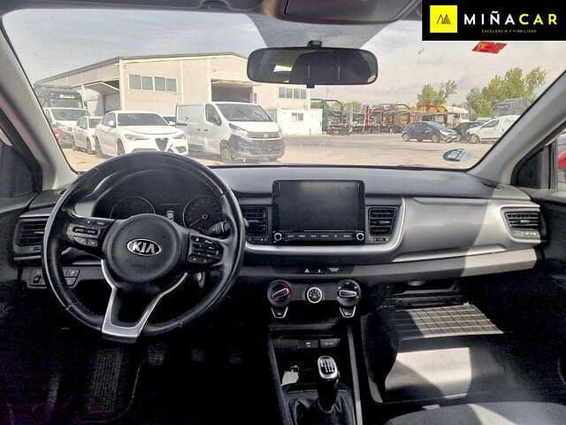 Usado Kia Stonic 100 CV (73 kW) 2021 Blanco SUV