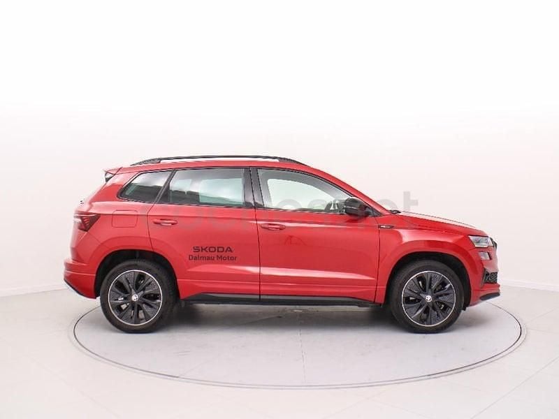 Usado Skoda Karoq SportLine 150 CV (110 kW) 2025 Rojo SUV