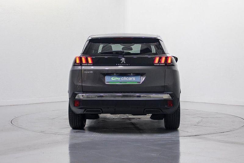 Usado Peugeot 3008 Allure 130 CV (95 kW) 2023 Gris SUV