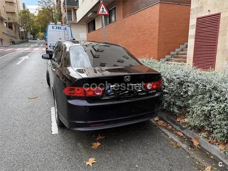 Usado Honda Accord Executive 140 CV (102 kW) 2007 Negro Berlina